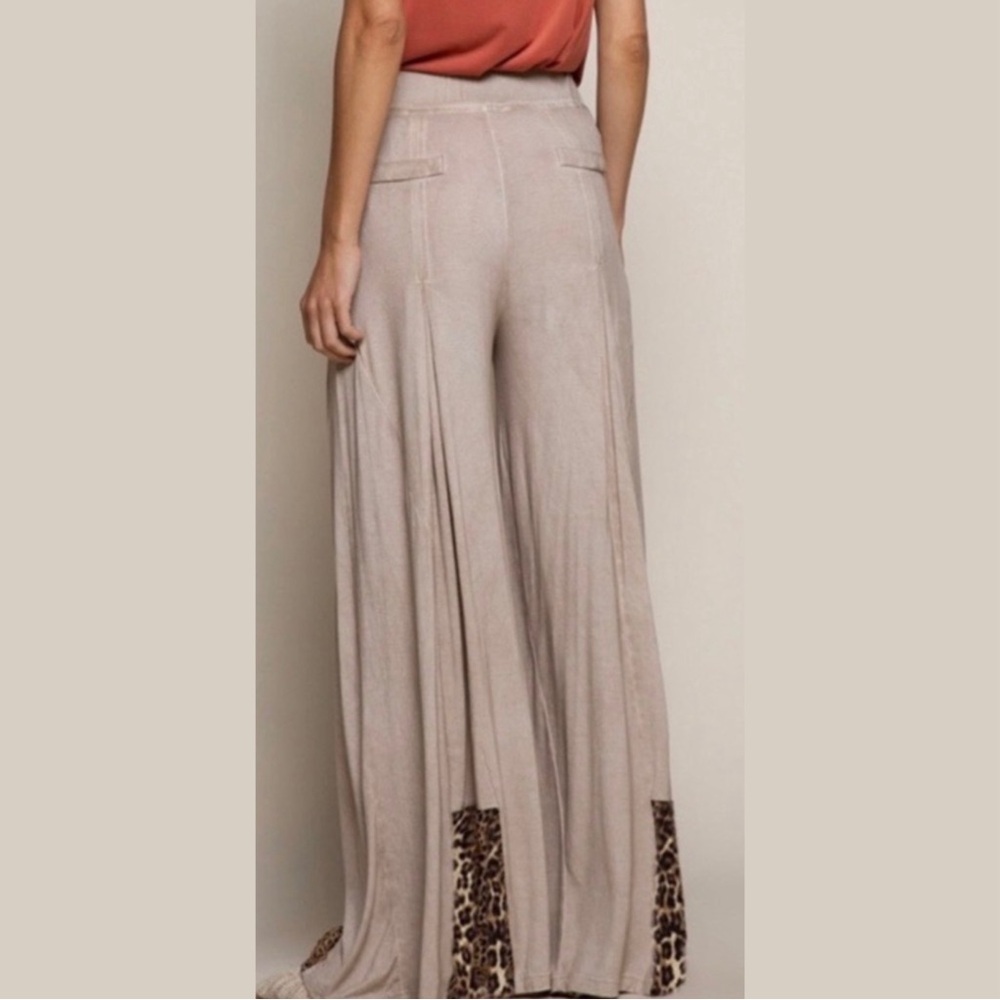 POL Wide Leg Palazzo Pants with Leopard Print Panels Bottom of Leg! - Picture 7 of 8